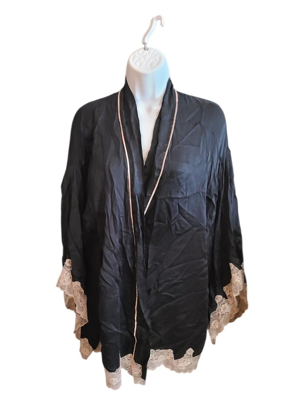 Black Lace-Trim Kimono Robe with Contrast Piping
